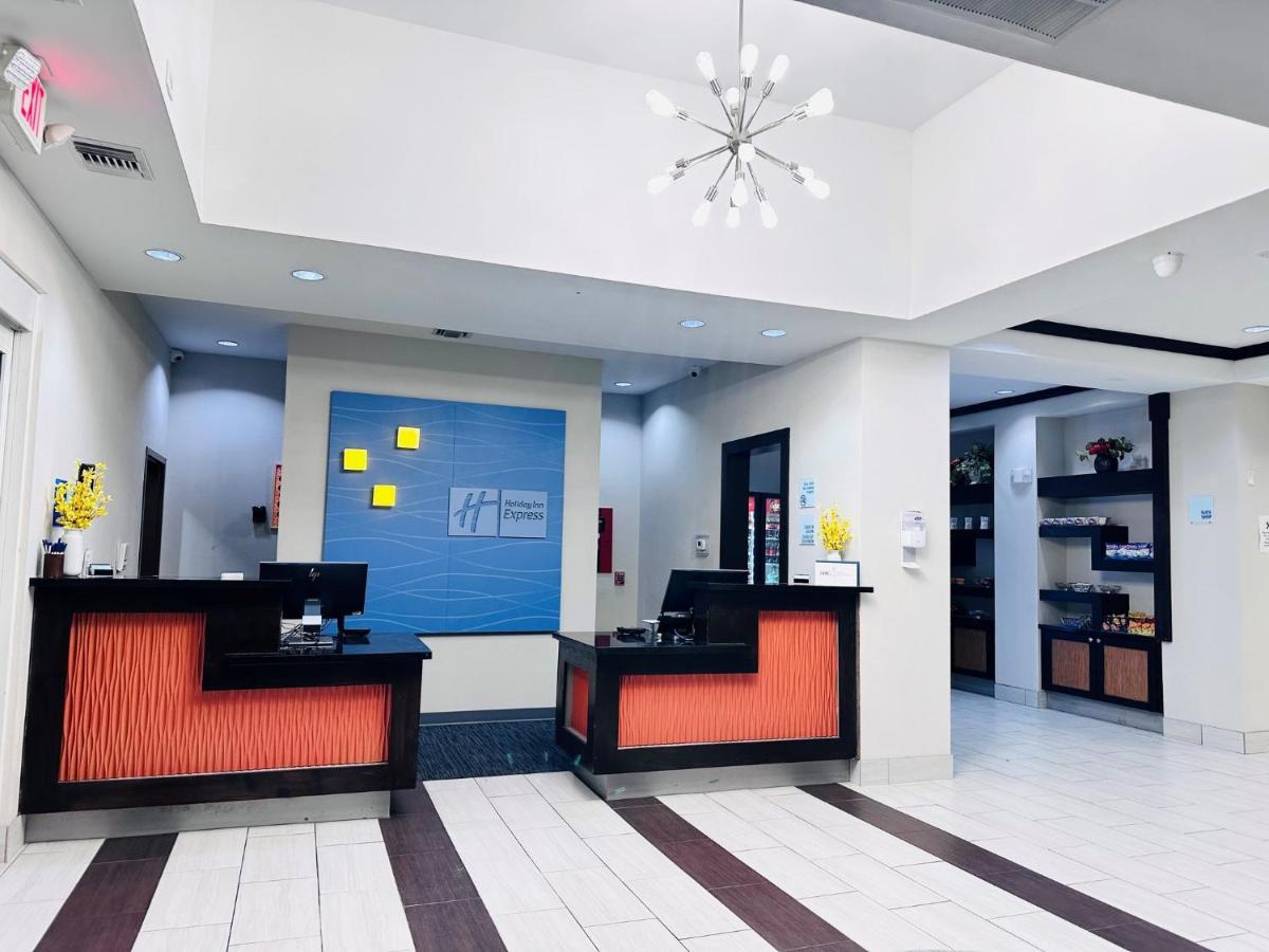 Holiday Inn Express & Suites Houston East - Baytown, An Ihg Hotel Екстер'єр фото