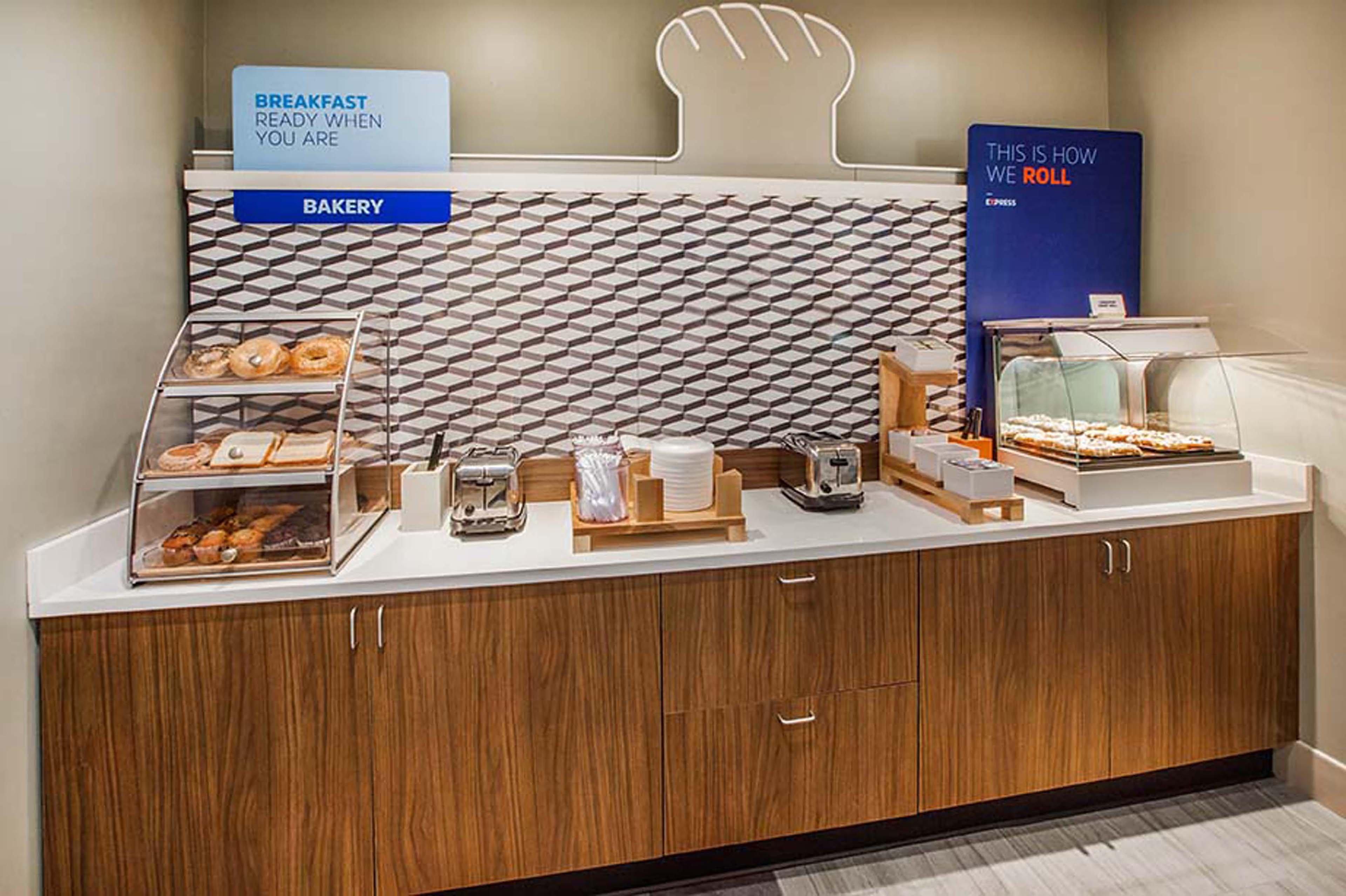 Holiday Inn Express & Suites Houston East - Baytown, An Ihg Hotel Екстер'єр фото